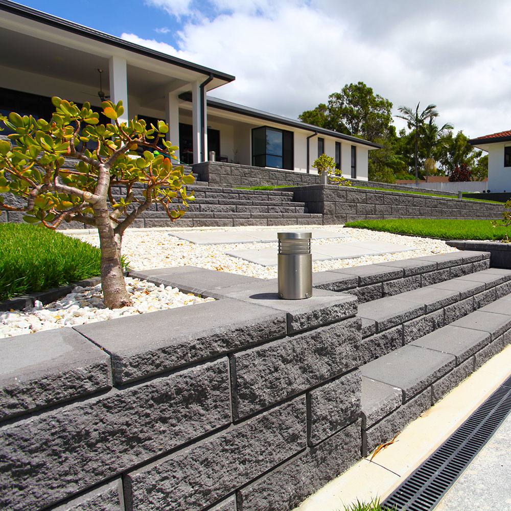 National-Masonry-SQLD-NSW-Retaining-Walls-Modernstone-Charcoal-Hero-1000x100001-1 (1)